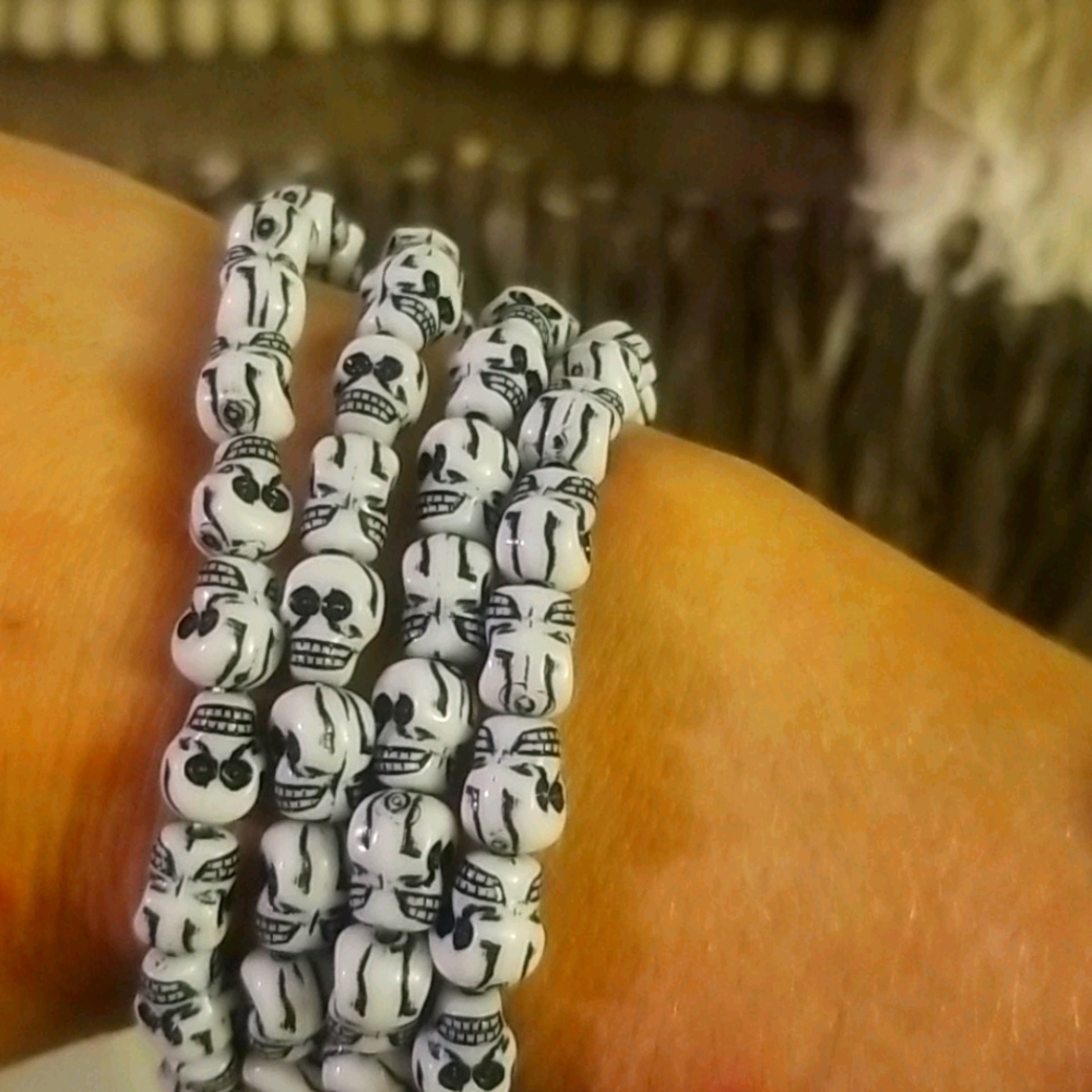 Skull Stretch bracelets Set of 4